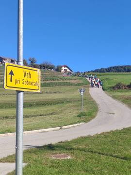 IMG-7b945f4d1ce471cff4a59c2623cbdb25-V